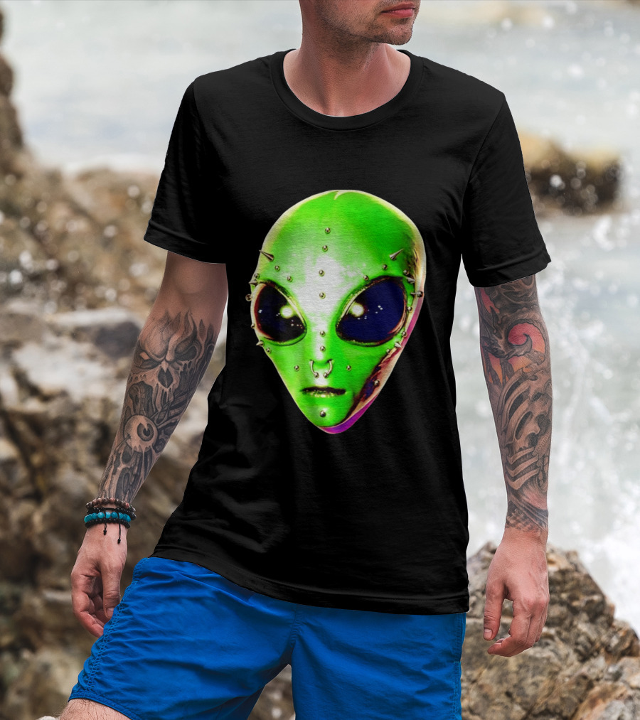 Believe Alien Pierced Face Extraterrestrial Iconic Green Martian Head T-Shirt