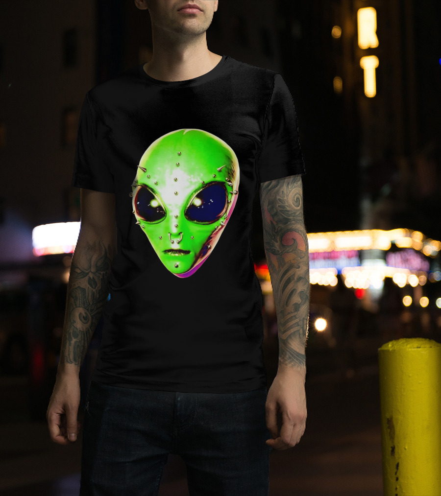 Believe Alien Pierced Face Extraterrestrial Iconic Green Martian Head T-Shirt