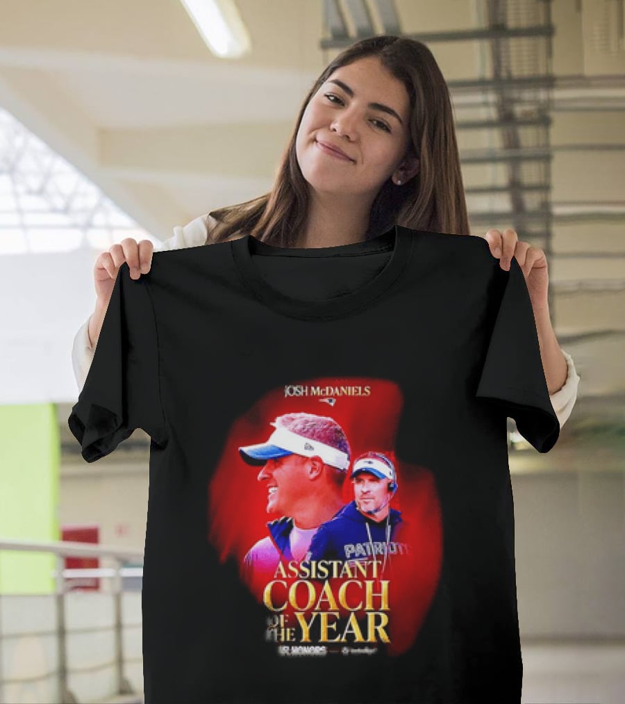 Josh McDaniels New England Patriots Assistant Coach Of The Year 2025 T-Shirt