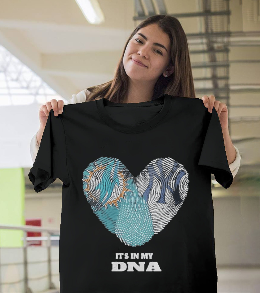 New York Yankees Statue Of Liberty It's In My DNA T-Shirt