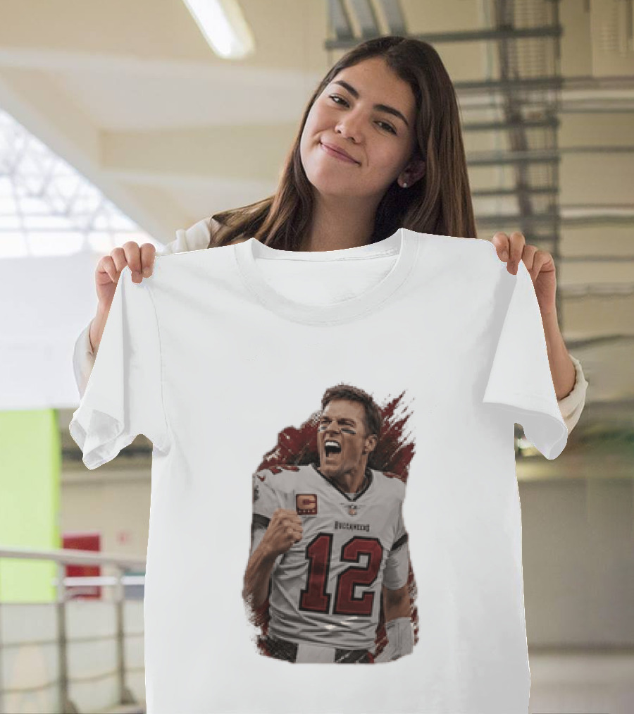 Tampa Bay Buccaneers Tom Brady Number 12 NFL Legend T-Shirt