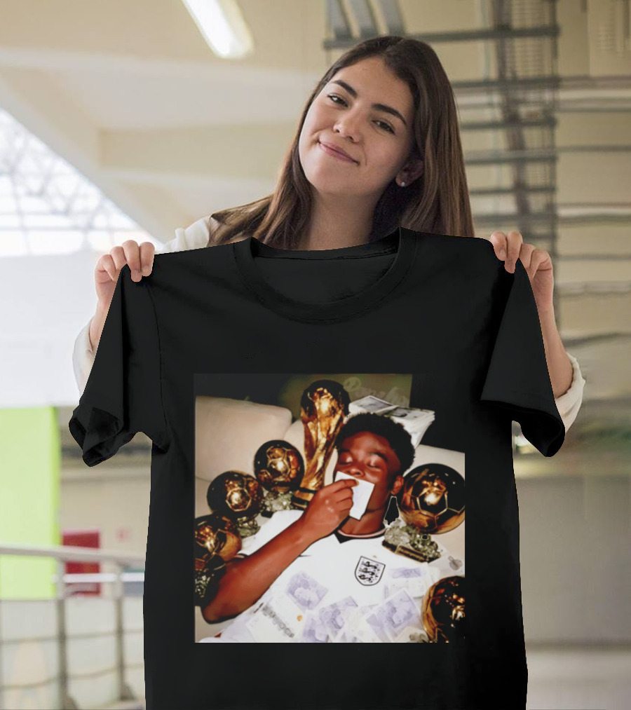 Bukayo Saka England National Team World Cup Trophies And Money T-Shirt