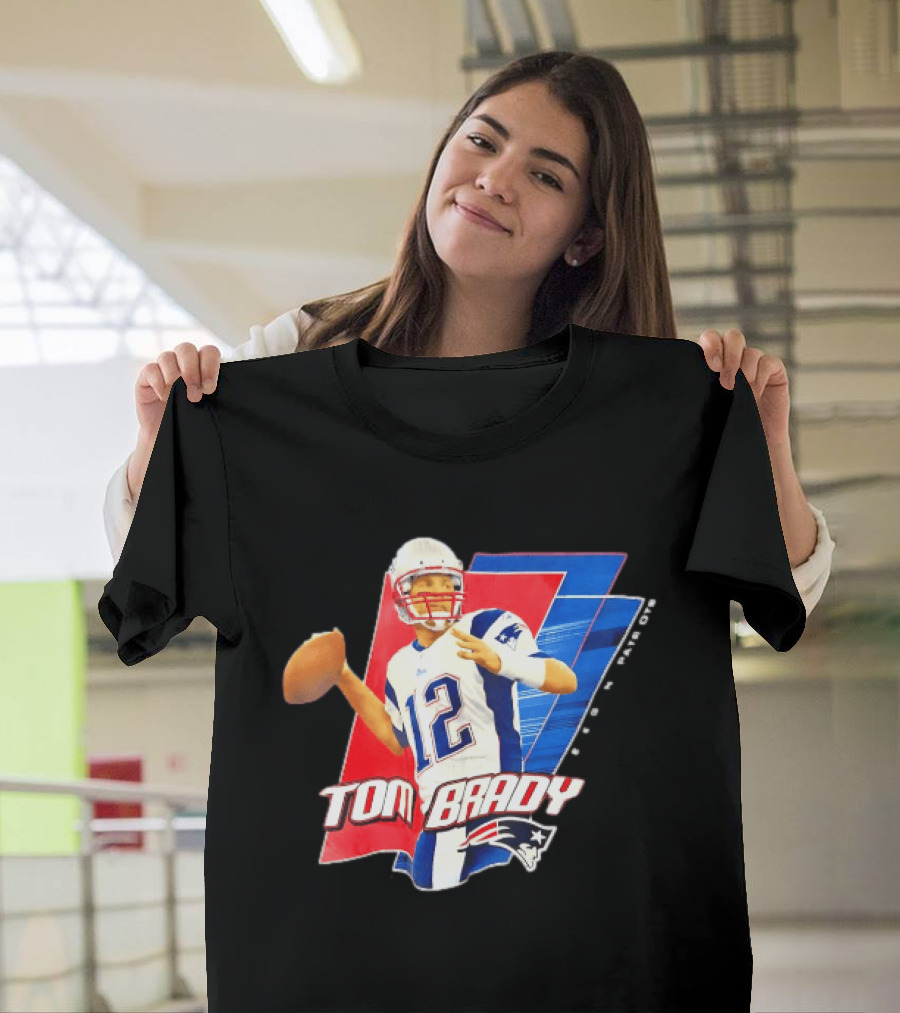 New England Patriots Tom Brady 12 Football Quarterback Iconic Action Pose T-Shirt