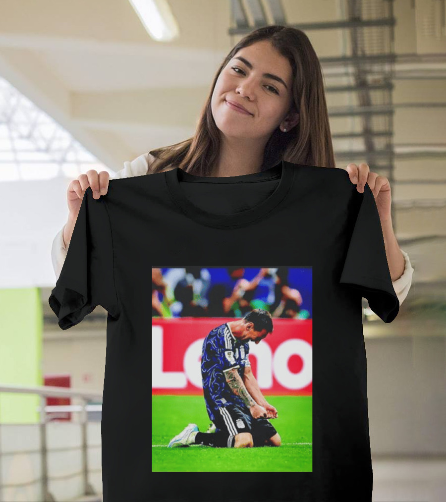 Argentina Football Icon Lionel Messi Kneels In Triumph National Team Victory T-Shirt