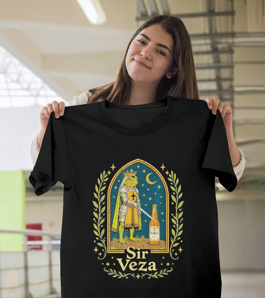 Sir Veza Frog Knight Medieval Pun Cerveza Bottle T-Shirt