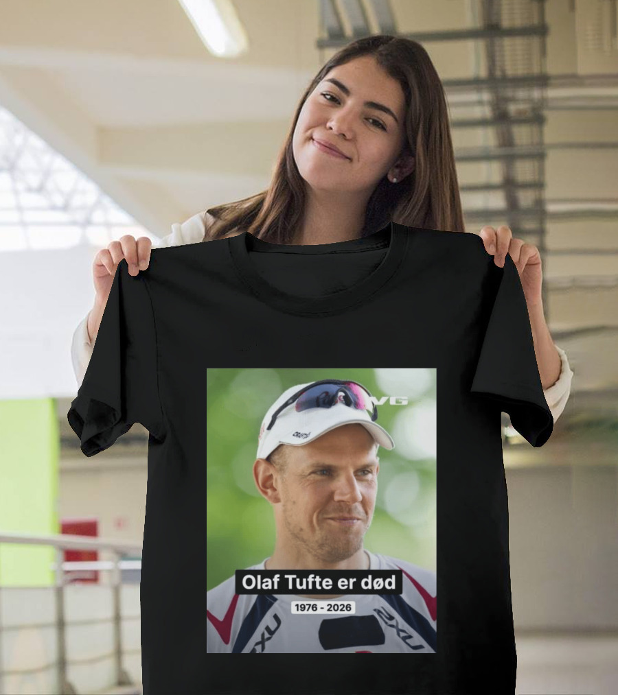 Olaf Tufte Er Død 1976 2026 VG 2XU T-Shirt