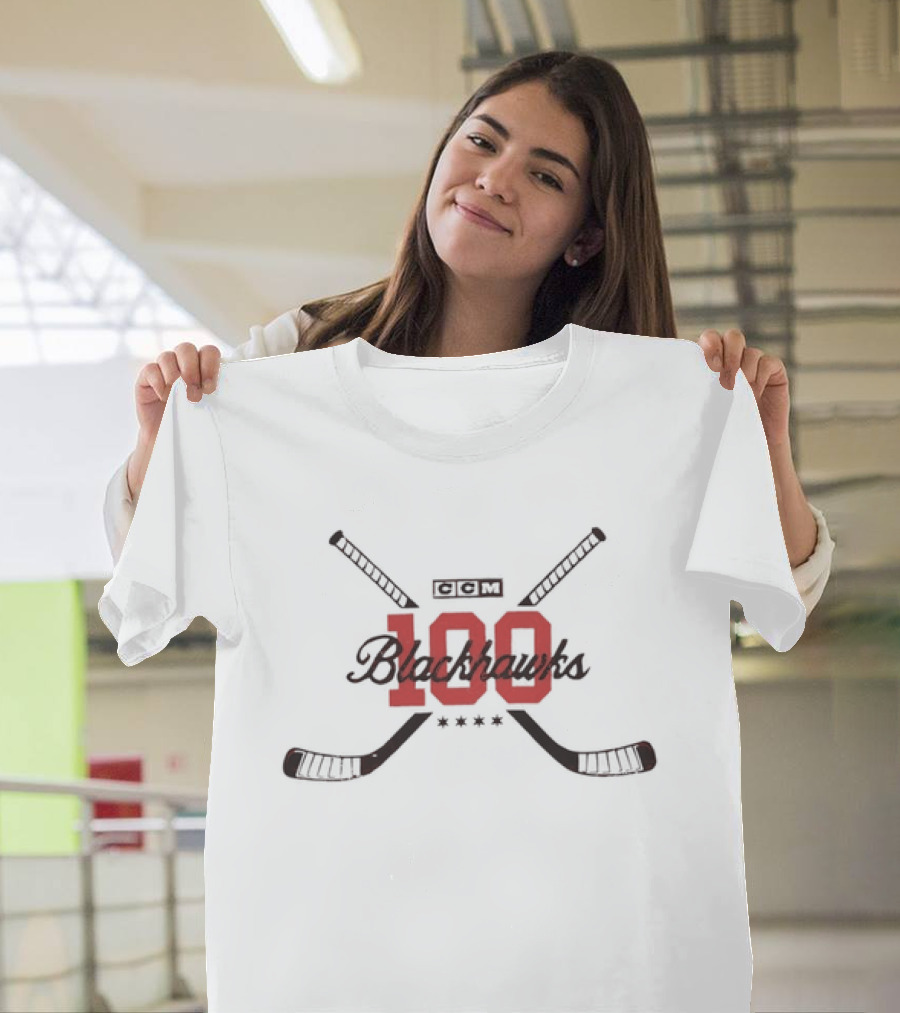 Chicago Blackhawks 100th Anniversary Distressed Vintage Hockey 1917 2017 Celebration T-Shirt
