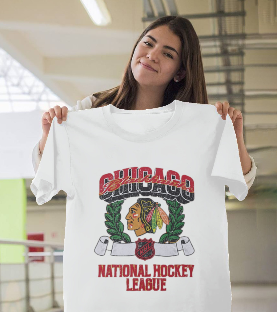 Chicago Blackhawks NHL Vintage Distressed Style National Hockey League T-Shirt