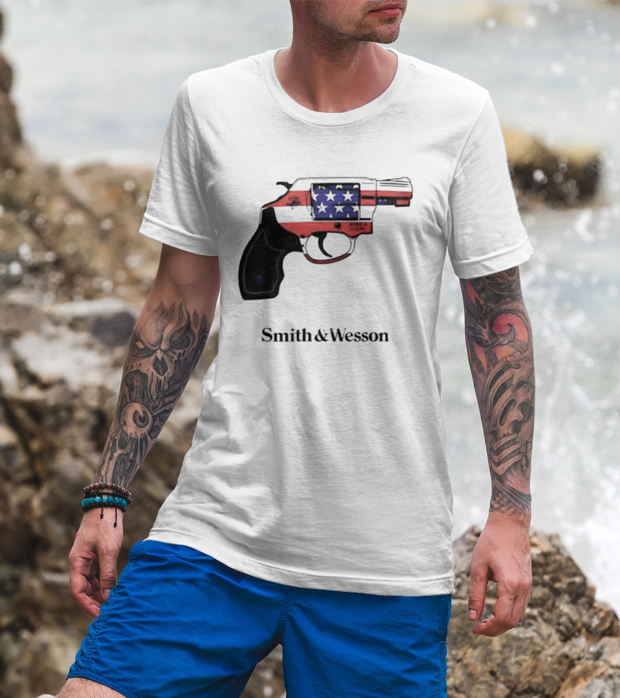 Smith And Wesson American Flag Revolver Firearm T-Shirt