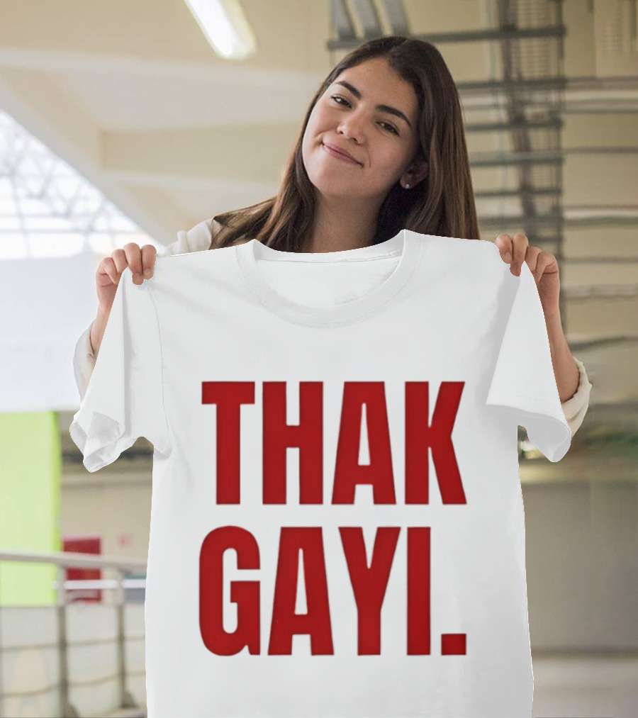 Thak Gayi Hindi Tired Exhausted Text Bold Red T-Shirt