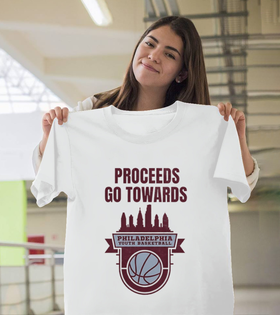 Philadelphia Youth Basketball Supporting Skyline And Ball T-Shirt