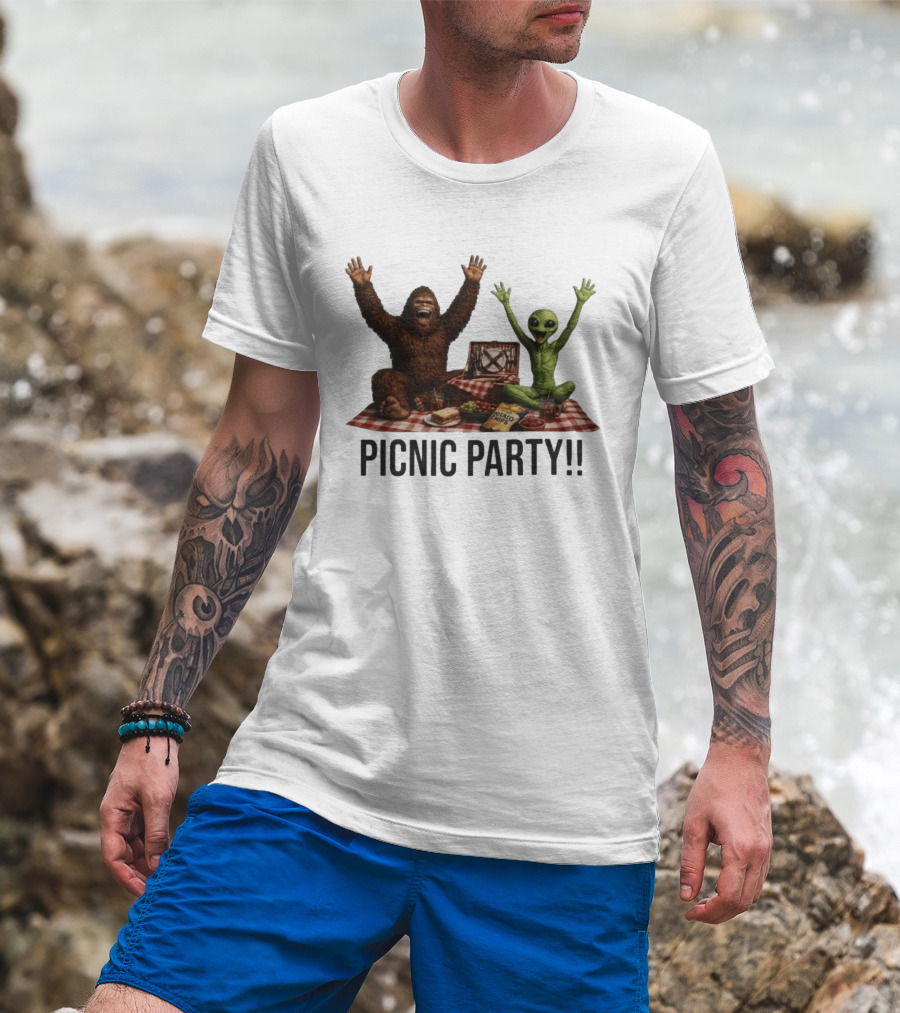 Bigfoot And Alien Picnic Party With Chips And Sandwiches T-Shirt