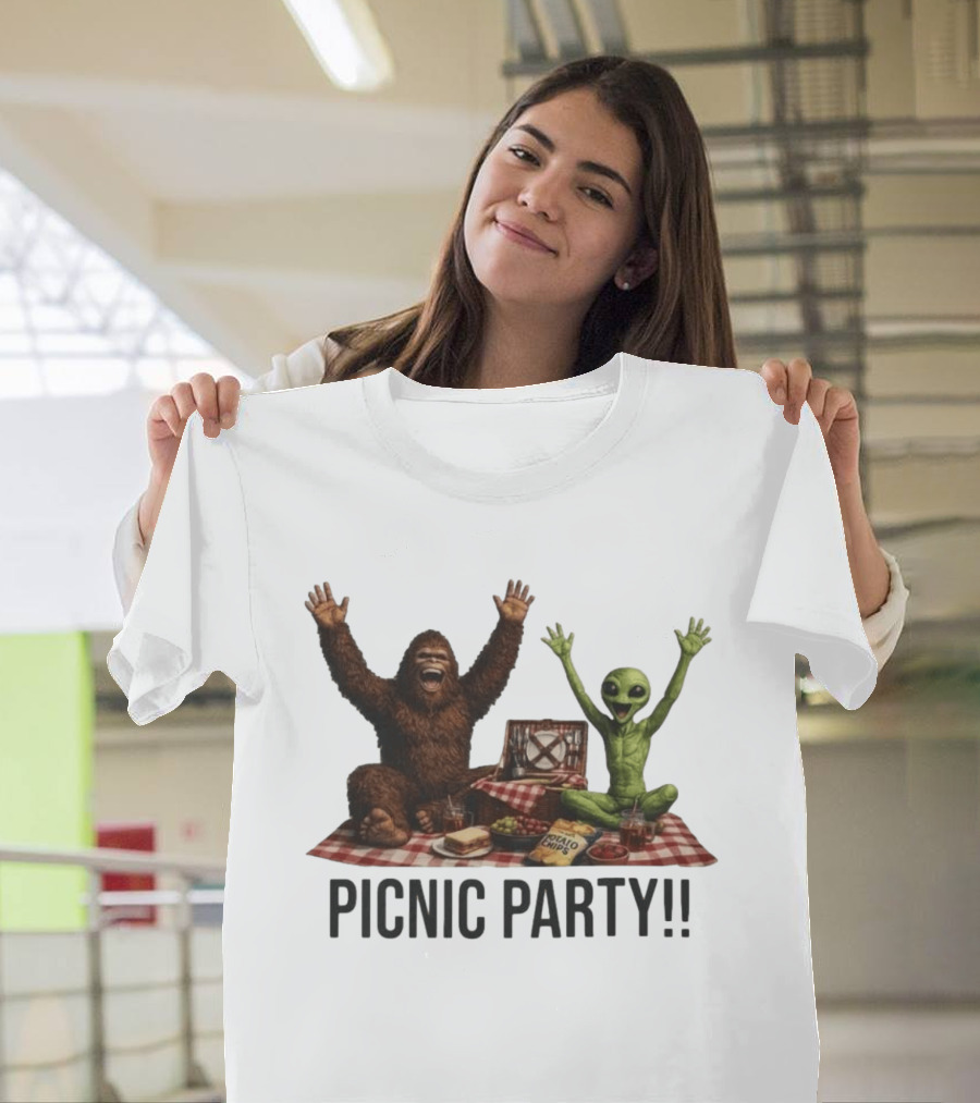 Bigfoot And Alien Picnic Party With Chips And Sandwiches T-Shirt