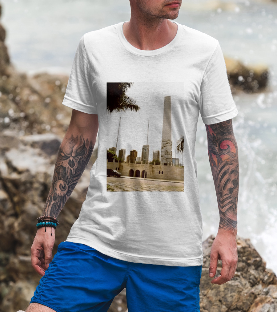 Obelisco Do Ibirapuera M M D C Viveram Pouco Para Morrer Bem Morreram Jovens Historical Monument São Paulo Brazil T-Shirt