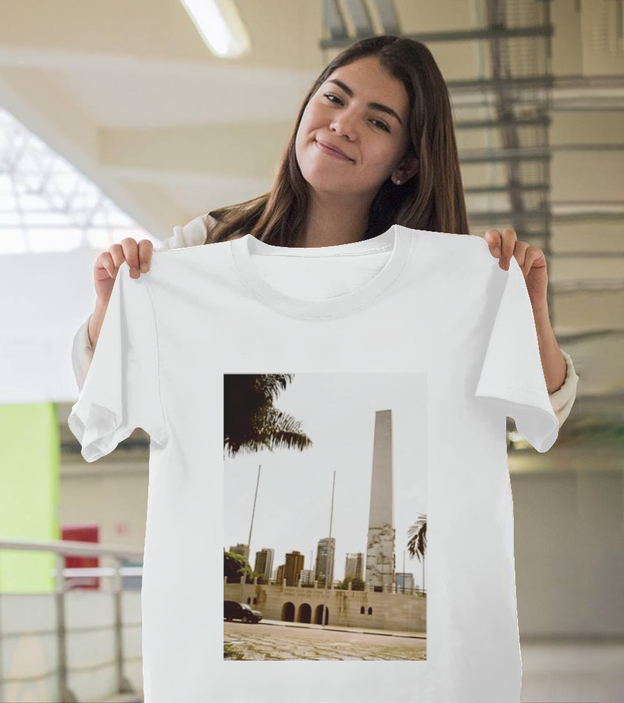 Obelisco Do Ibirapuera M M D C Viveram Pouco Para Morrer Bem Morreram Jovens Historical Monument São Paulo Brazil T-Shirt