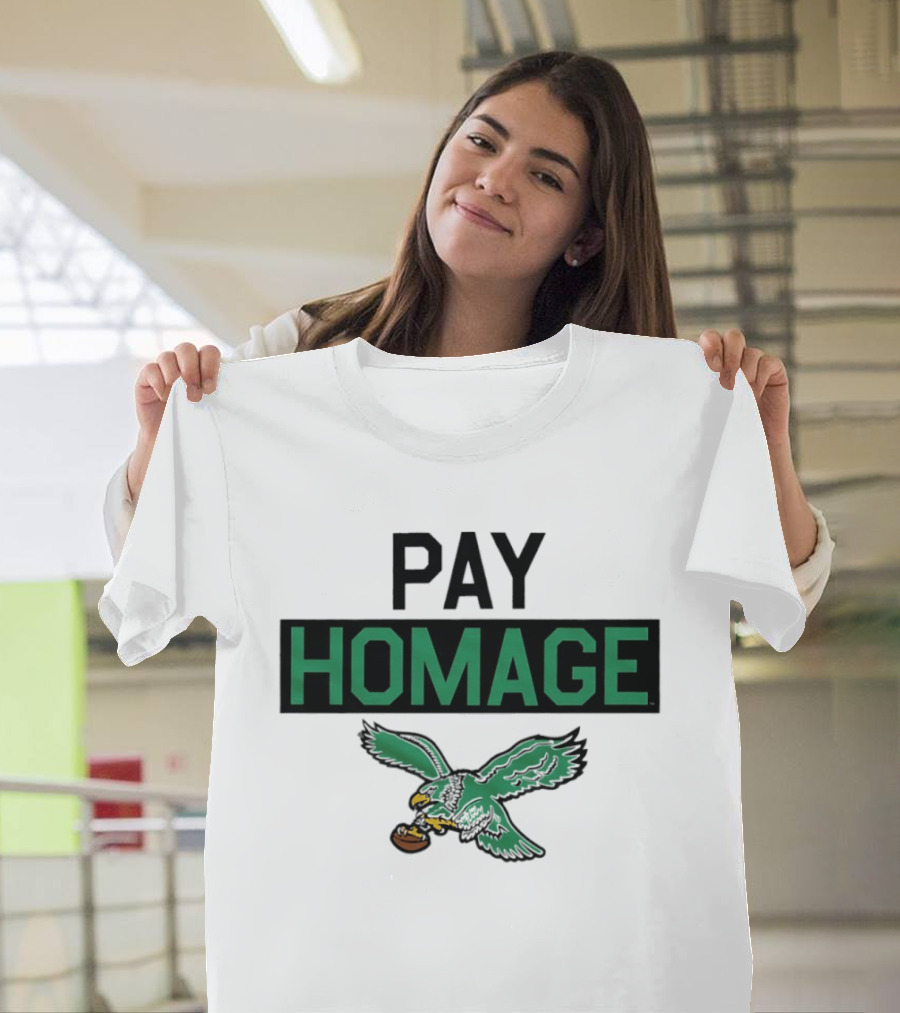 Pay Homage Philadelphia Eagles Football Vintage Eagle Carrying Football T-Shirt