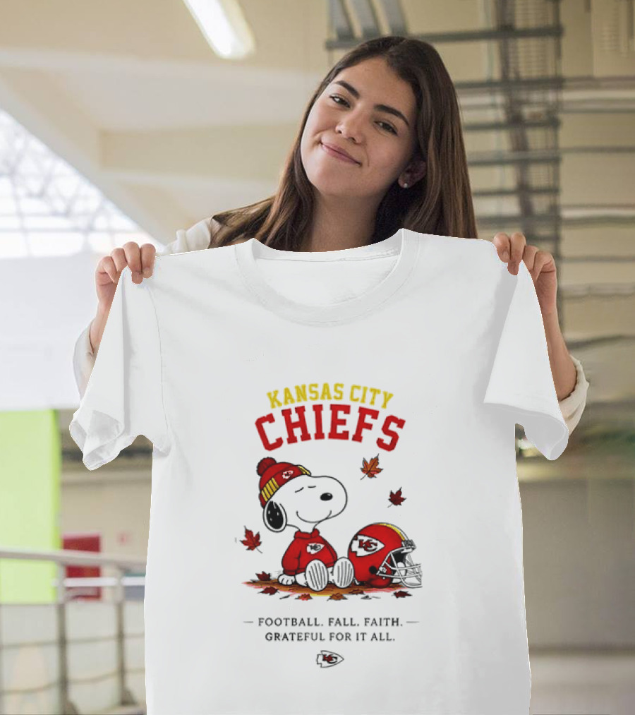 Kansas City Chiefs Snoopy Football Fall Faith Grateful For It All T-Shirt
