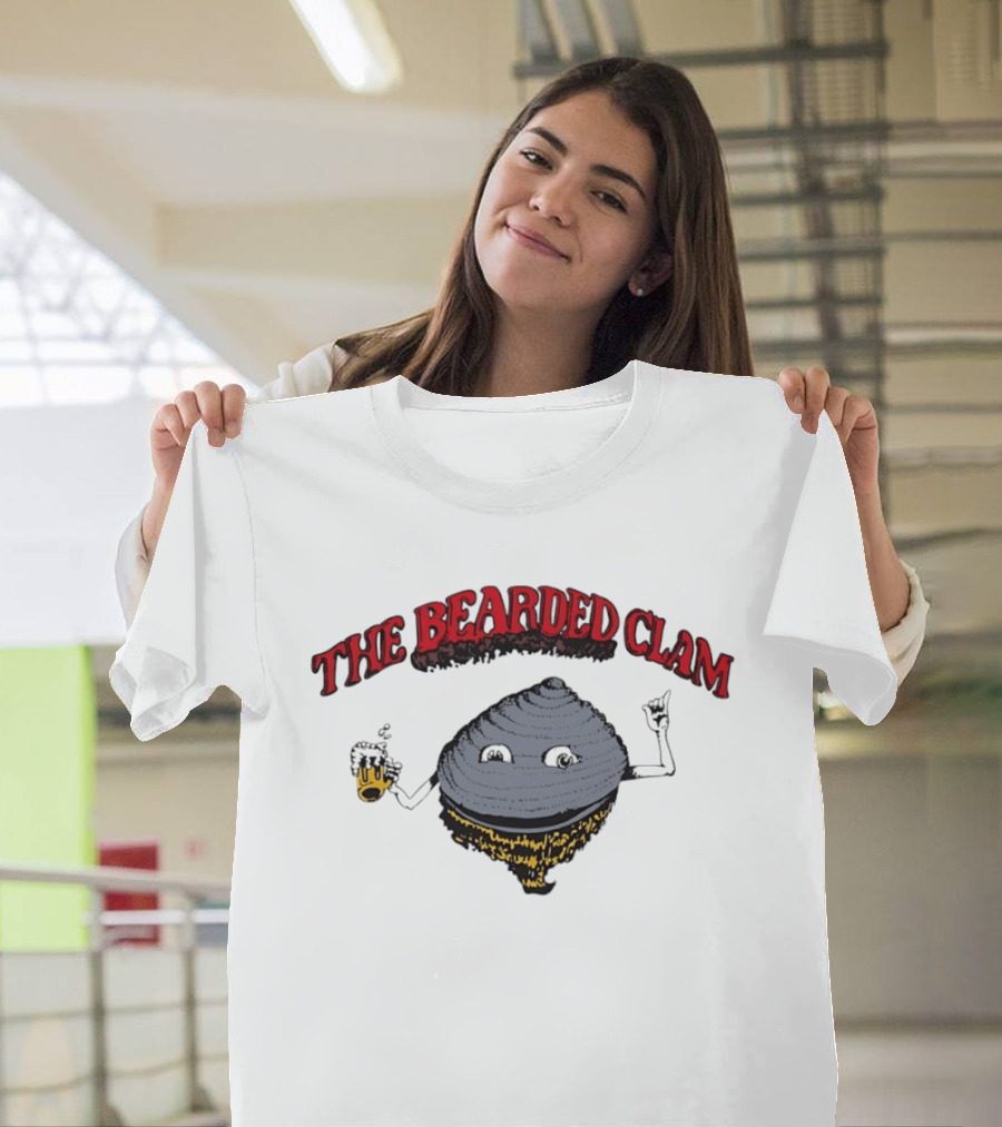 The Bearded Clam Cartoon Drinking Beer T-Shirt