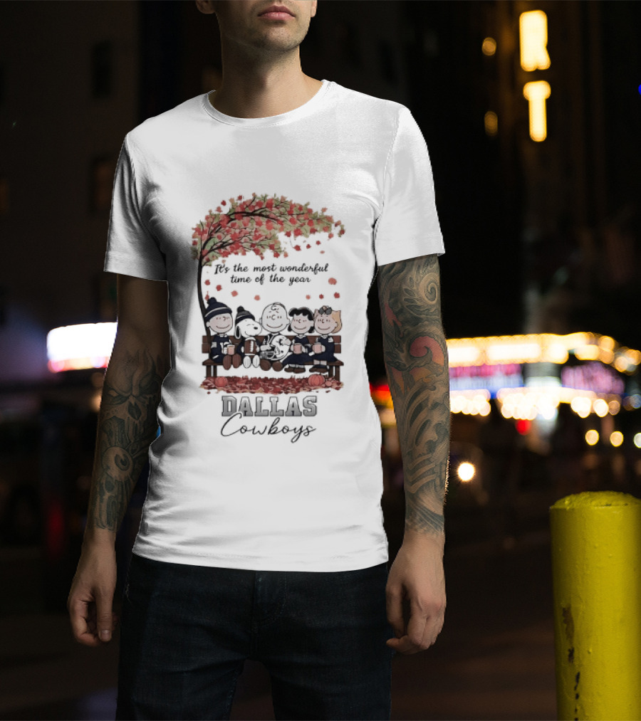 Peanuts Characters It's The Most Wonderful Time Of The Year Dallas Cowboys Autumn Scene T-Shirt