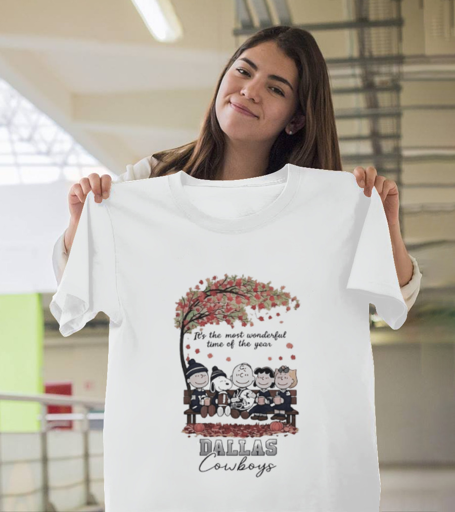 Peanuts Characters It's The Most Wonderful Time Of The Year Dallas Cowboys Autumn Scene T-Shirt