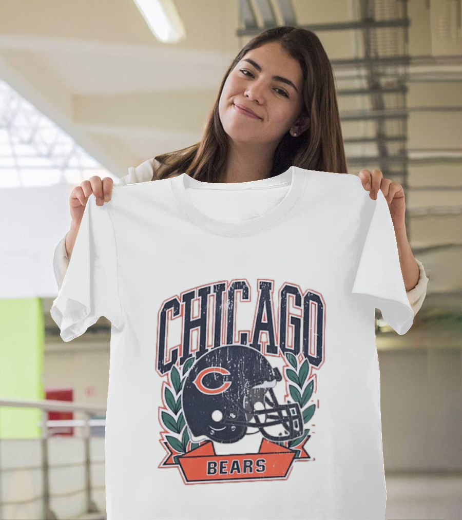Chicago Bears Distressed Football Helmet T-Shirt