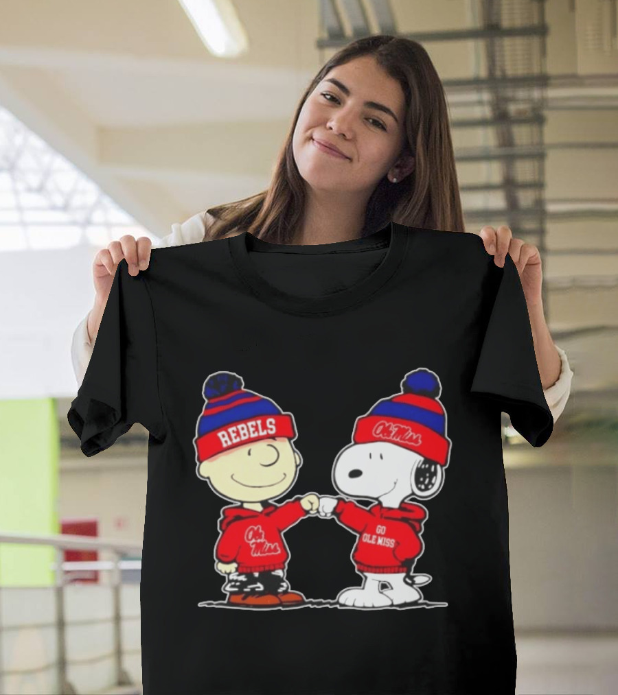 Ole Miss Rebels Snoopy Charlie Brown Fist Bump Go Ole Miss T-Shirt