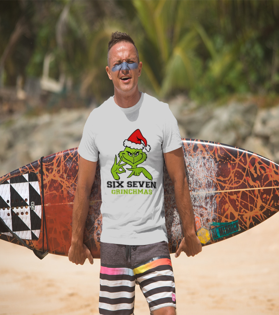 Grinch Santa Hat Six Seven Grinchmas Christmas 2025 Festive T-Shirt