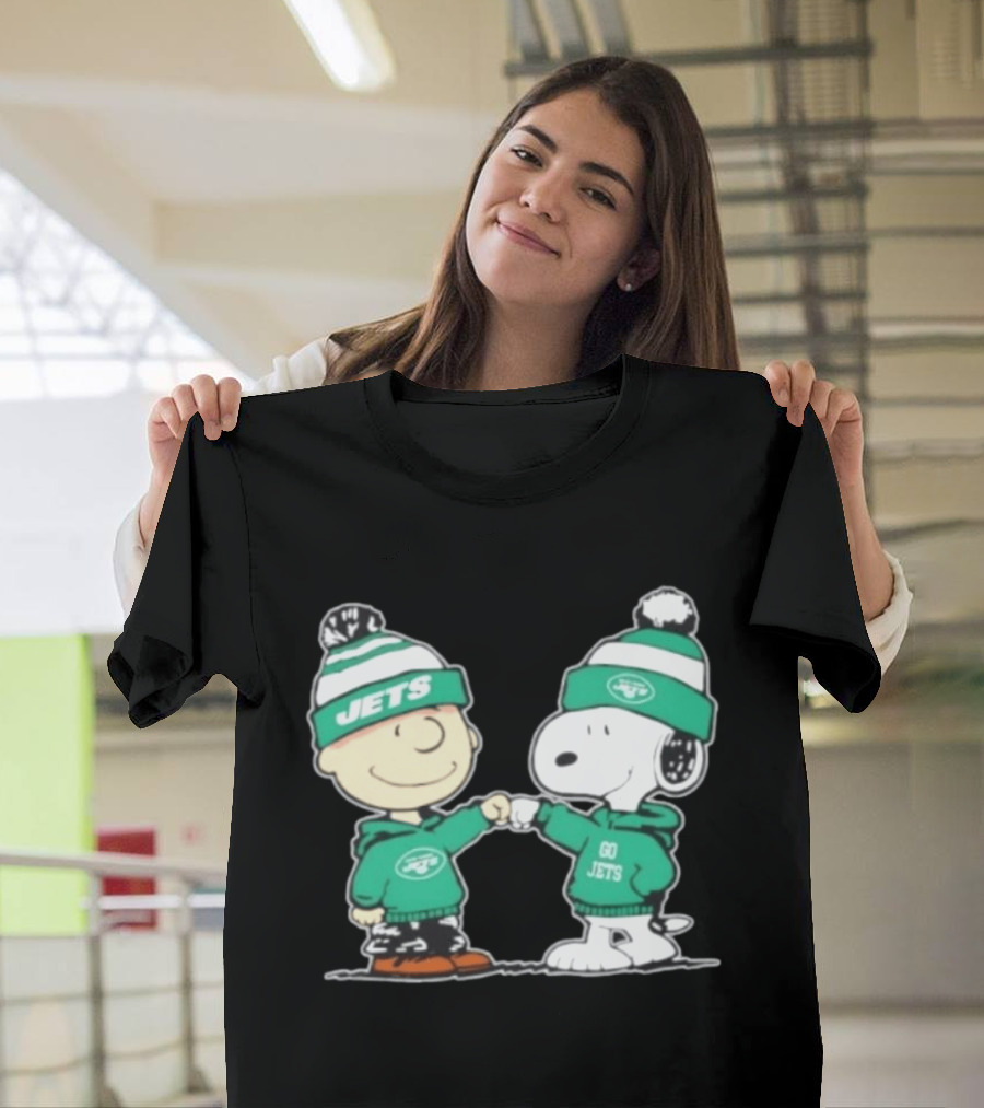 Original Peanuts Charlie Brown Snoopy New York Jets Fist Bump Go Jets Football T-Shirt