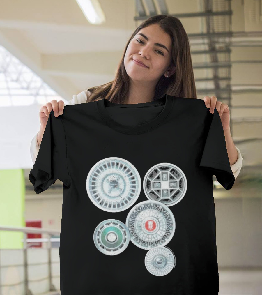 Vintage Ford Hubcaps Collection Classic Car Enthusiast Retro Wheels T-Shirt