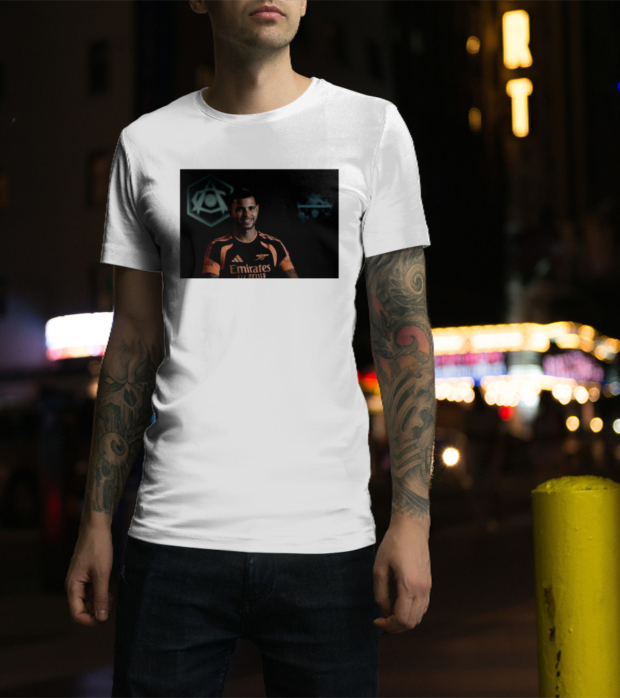 Emirates Fly Better Arsenal Move Ambitions Guimarães SOPHIA T-Shirt