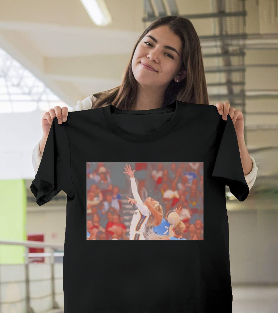 Chennedy Carter 7 Intense Matchup Chicago Sky Vs Indiana Fever Basketball Action T-Shirt