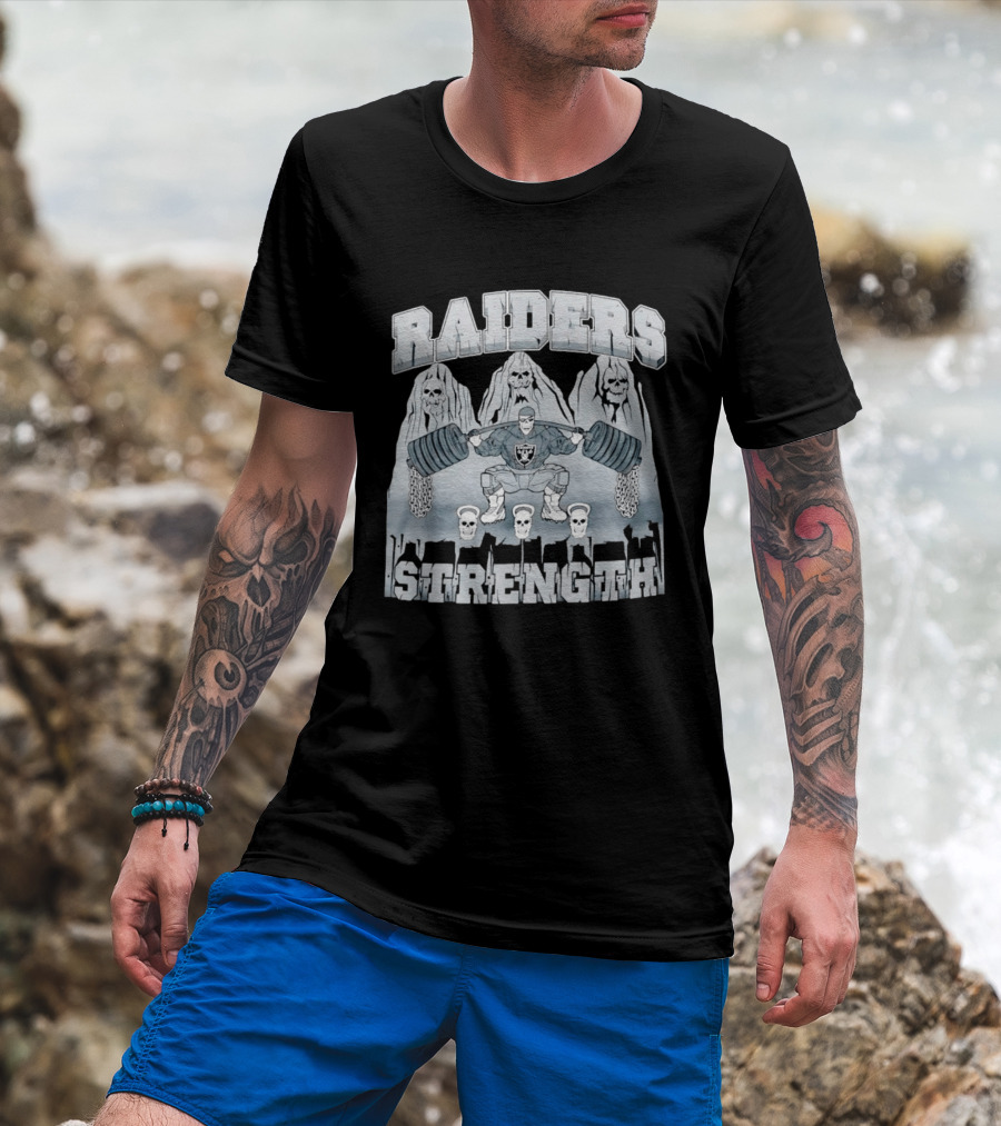 Raiders Strength Skull Weightlifter Grunge Style Powerlifting Motif T-Shirt