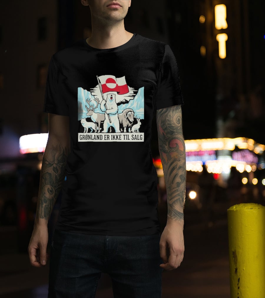 Grønland Er Ikke Til Salg Polar Bear Flag Reindeer Musk Ox Arctic Wildlife T-Shirt