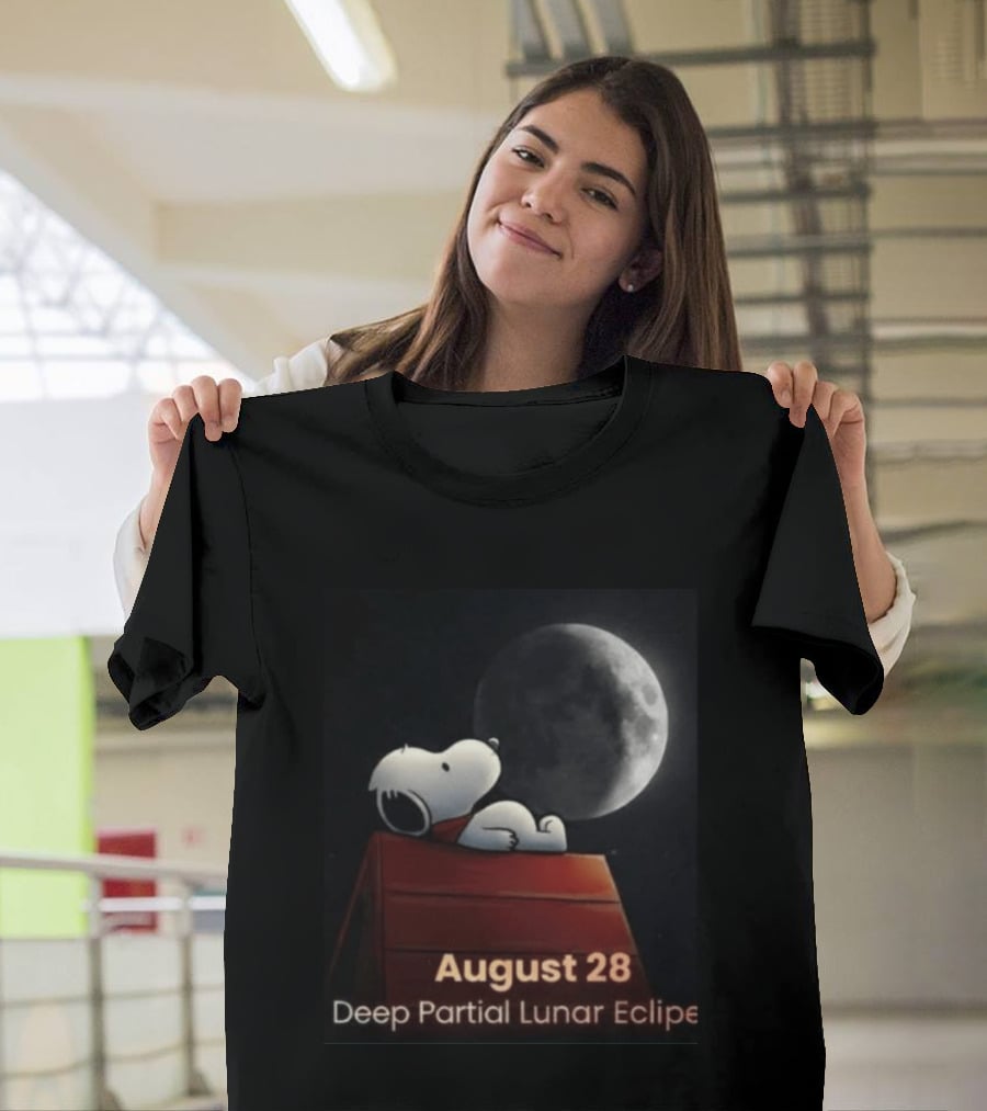 Snoopy August 28 Deep Partial Lunar Eclipse 2026 T-Shirt