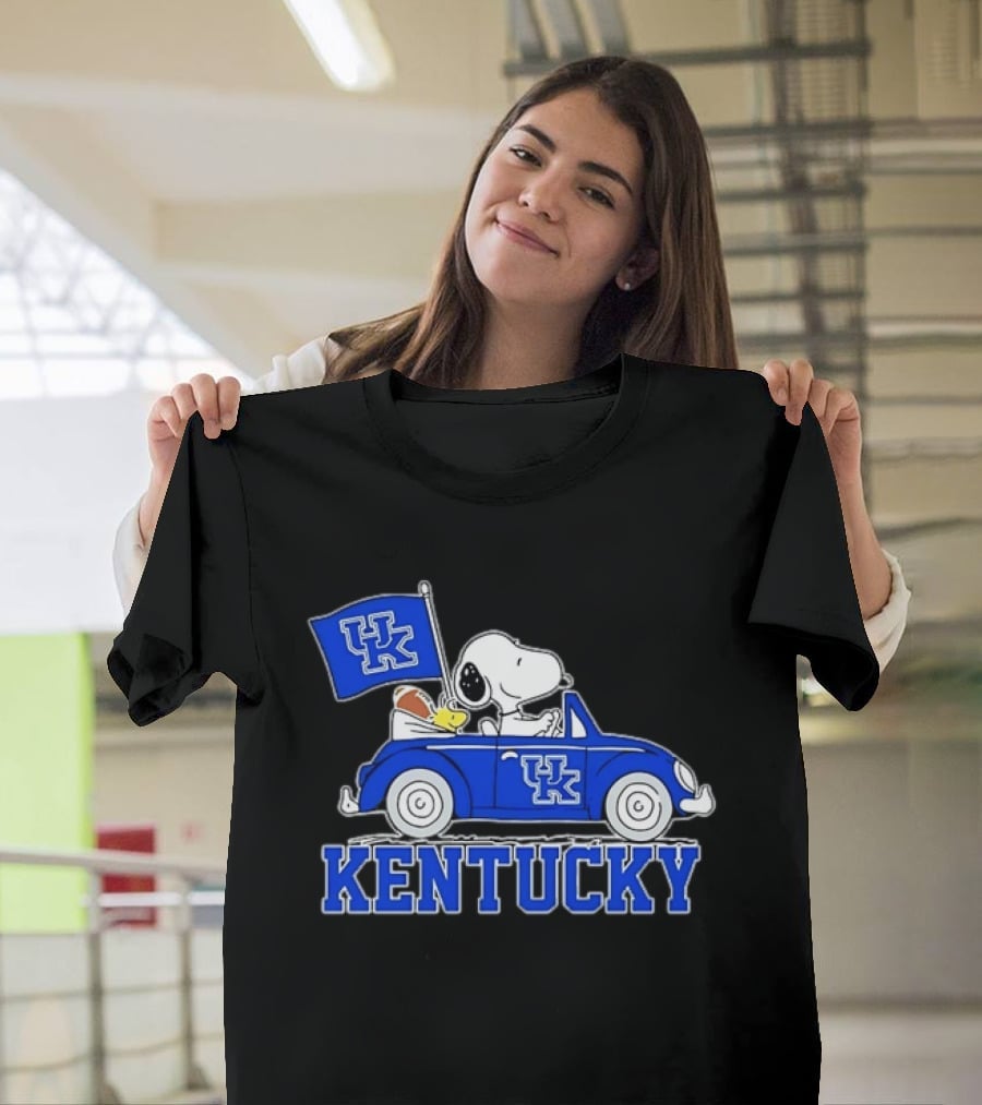 UK Wildcats Snoopy Driving Car With Kentucky Banner T-Shirt
