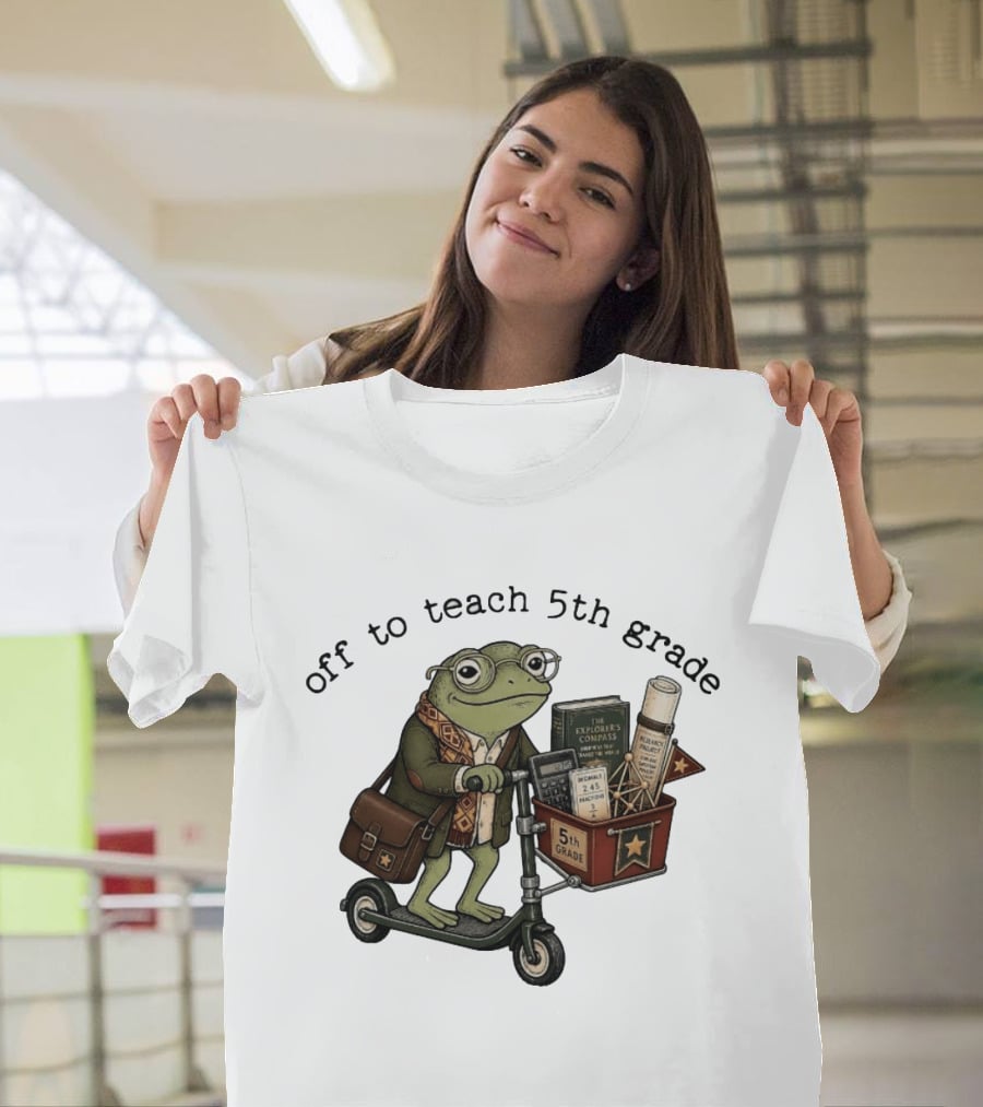 Off To Teach 5th Grade Frog Teacher Scooter Back To School T-Shirt