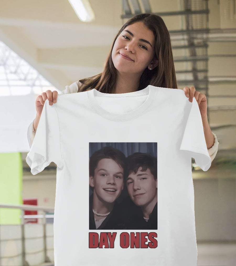 Ben Affleck Matt Damon Day Ones Friends Photobooth Nostalgia T-Shirt