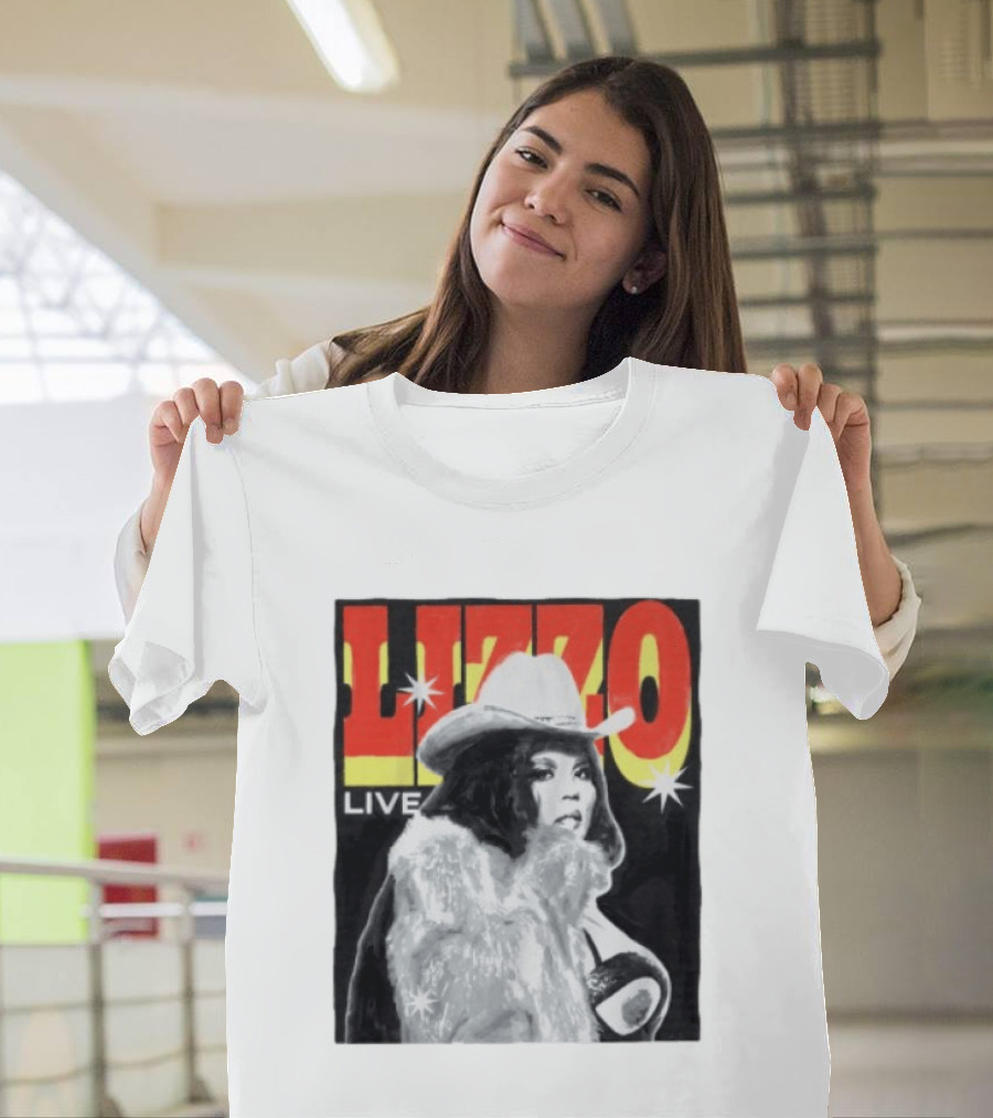 Lizzo Live Houston Mar 06 Texan Style Fur Coat Hat T-Shirt
