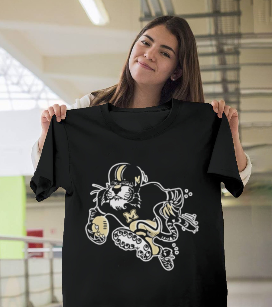 Missouri Tigers NCAA Cartoon Football Player Sketch T-Shirt