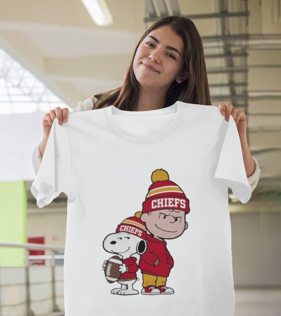 Snoopy And Charlie Brown Chiefs Football Fans Kansas City Chiefs T-Shirt