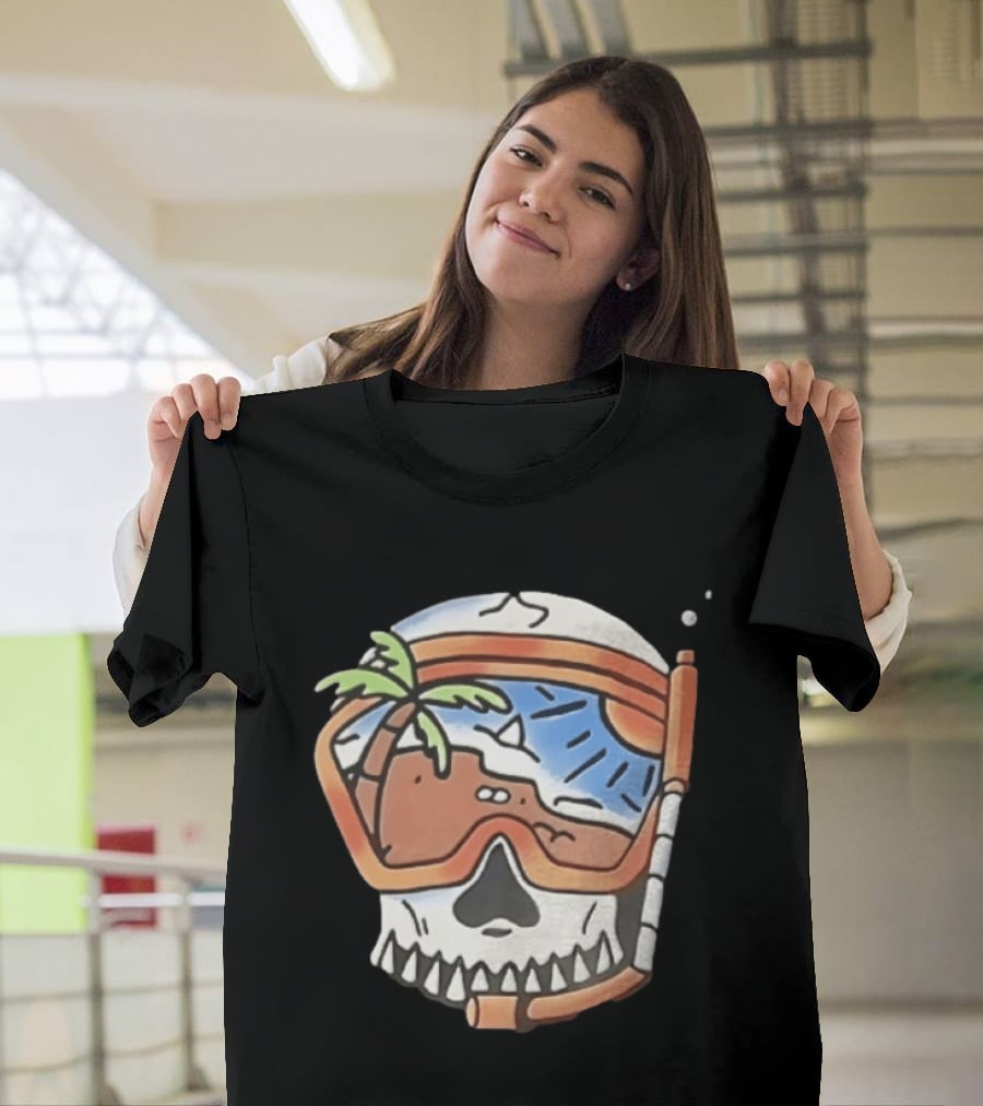 Tropical Island Snorkel Skull Beach Ocean Vacation Summer Fun T-Shirt
