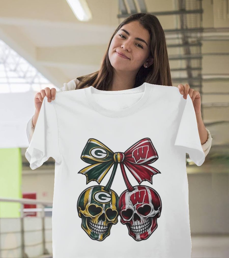 Green Bay Packers Wisconsin Badgers Skulls Bow T-Shirt