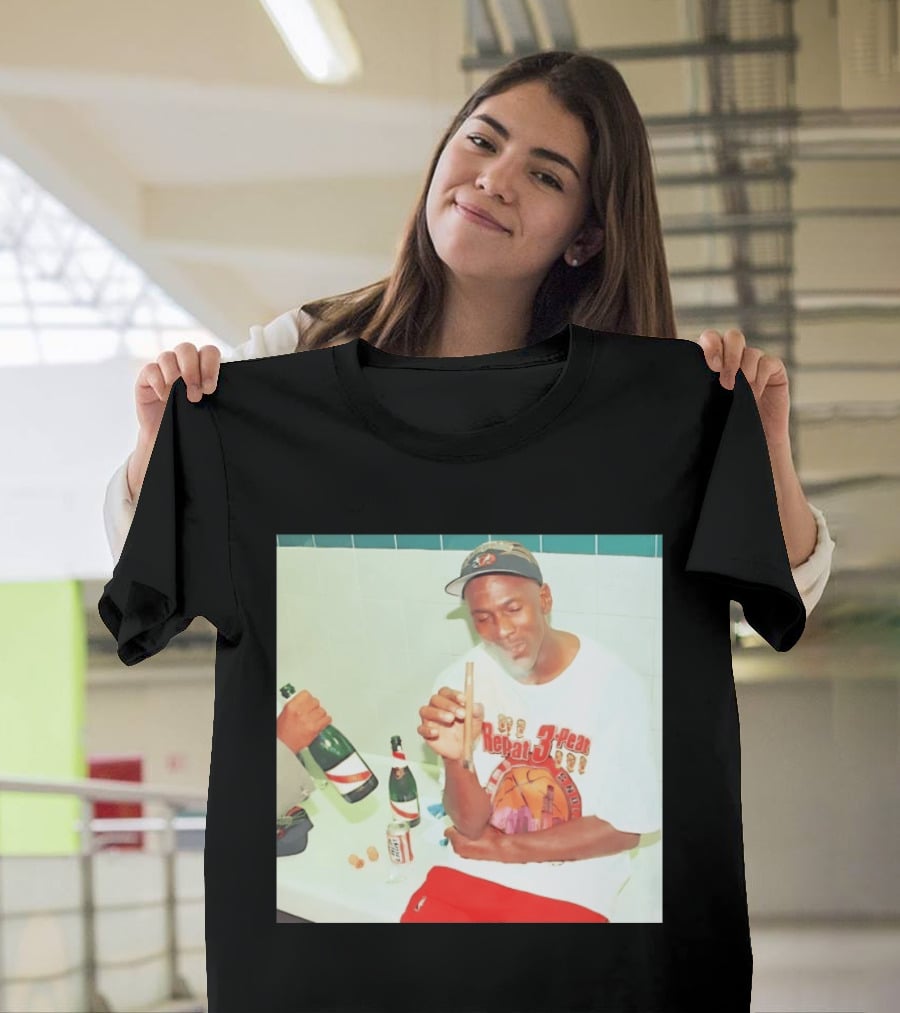 Michael Jordan Repeat 3 Peat Celebration Chicago Bulls Basketball T-Shirt