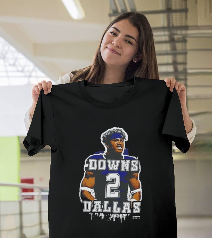 Downs To Dallas 2 Football Player Paint Splatter T-Shirt