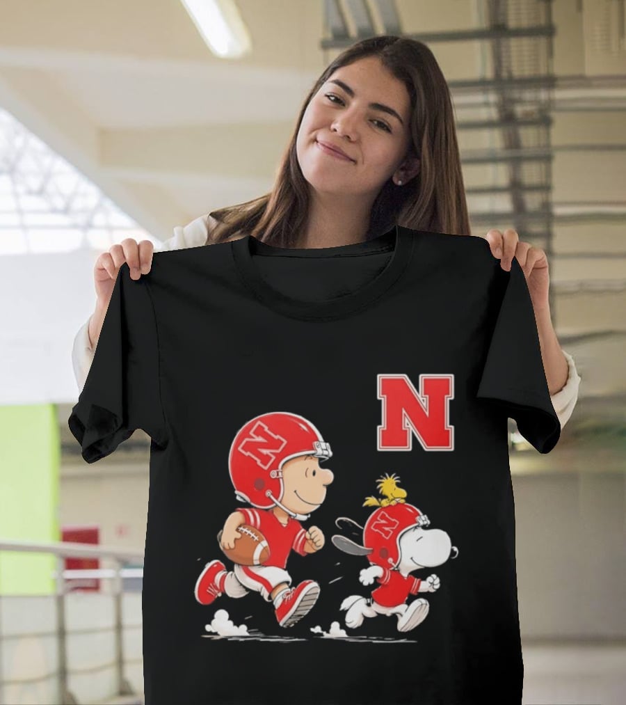 Charlie Brown Woodstock Snoopy Nebraska Cornhuskers Football Helmets T-Shirt