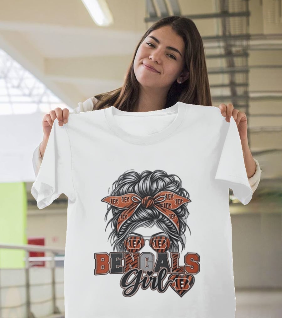 Bengals Girl Messy Bun Fan With Glasses And Bow T-Shirt