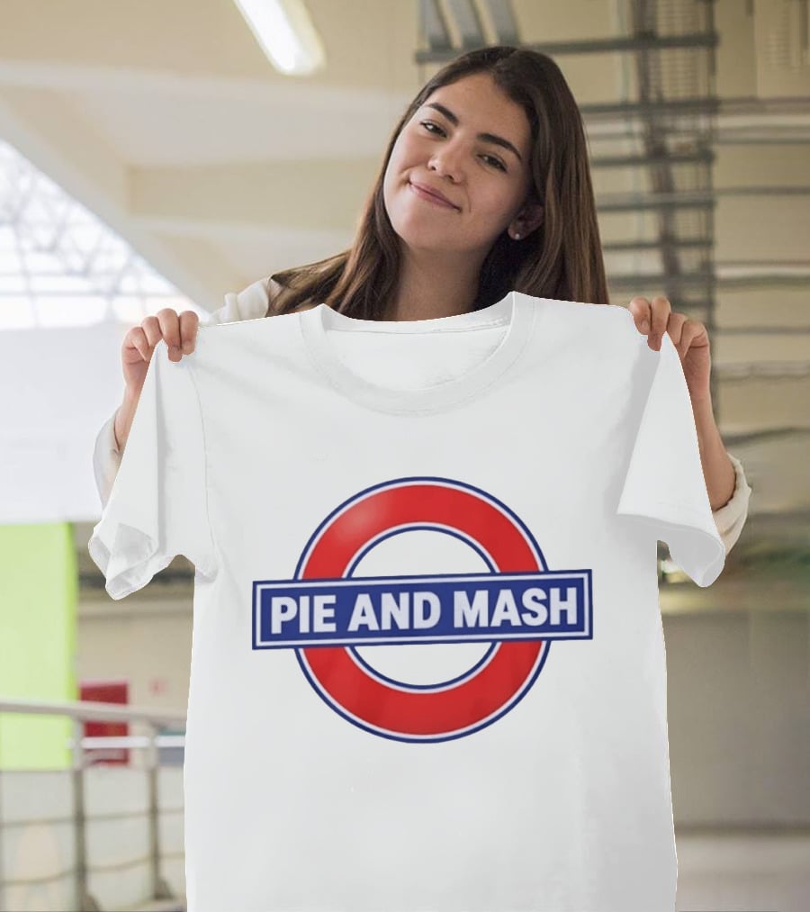 Pie And Mash London Underground Sign Circular Red Blue T-Shirt