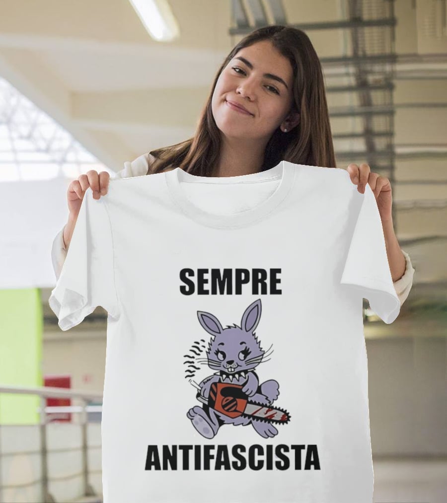 Sempre Antifascista Bunny Chainsaw T-Shirt