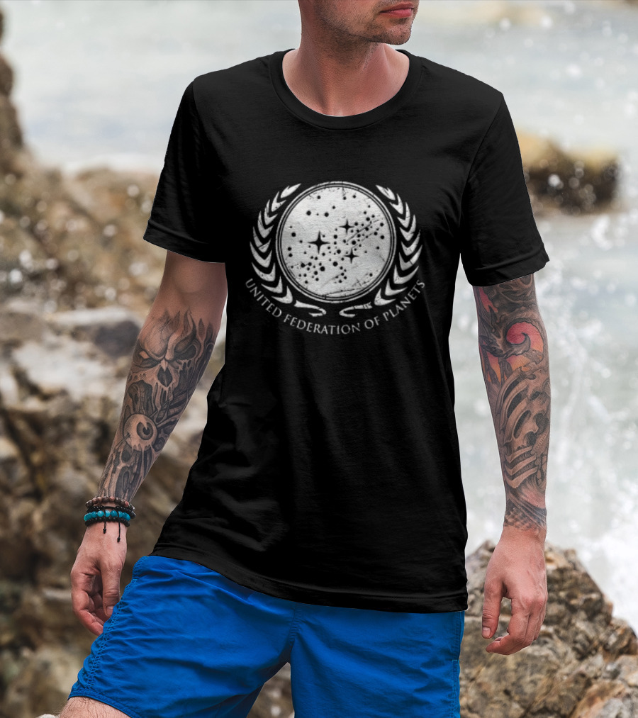 United Federation Of Planets Distressed Star Field Laurel Wreath T-Shirt