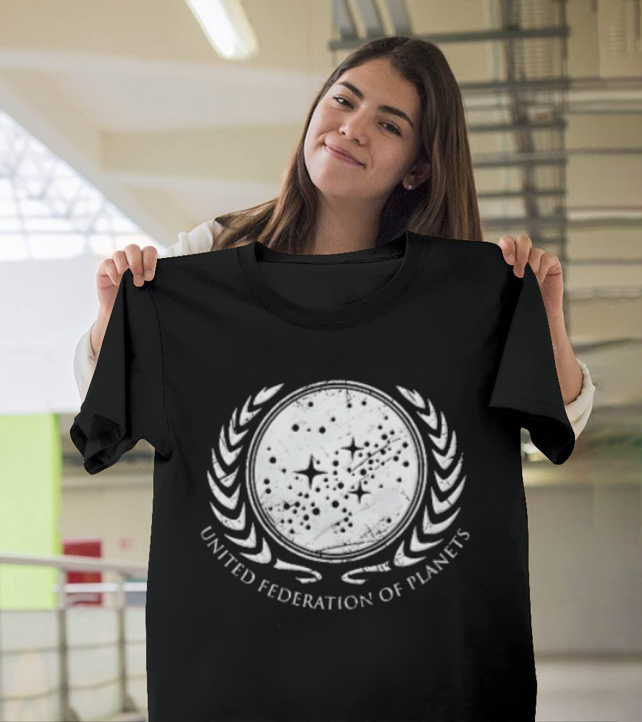 United Federation Of Planets Distressed Star Field Laurel Wreath T-Shirt